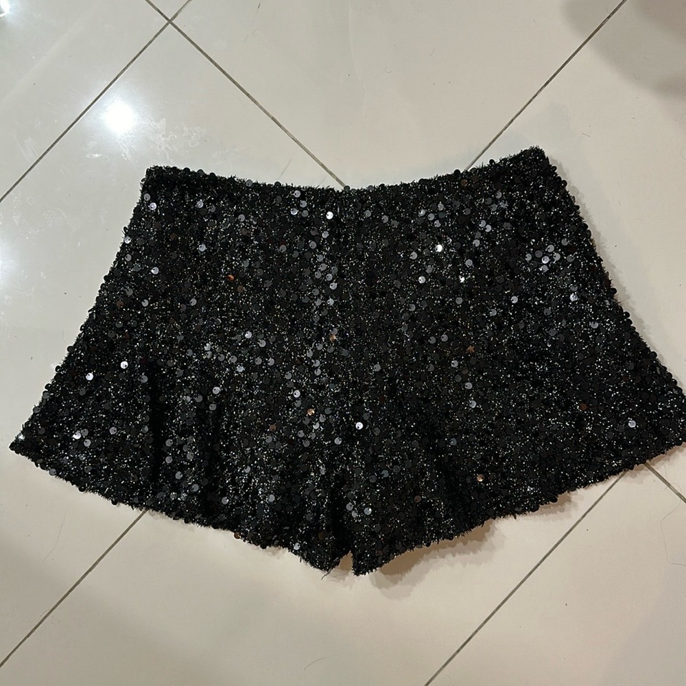 NWT J.O.A. Sequin Flared Shorts in Black - Picture 7 of 9